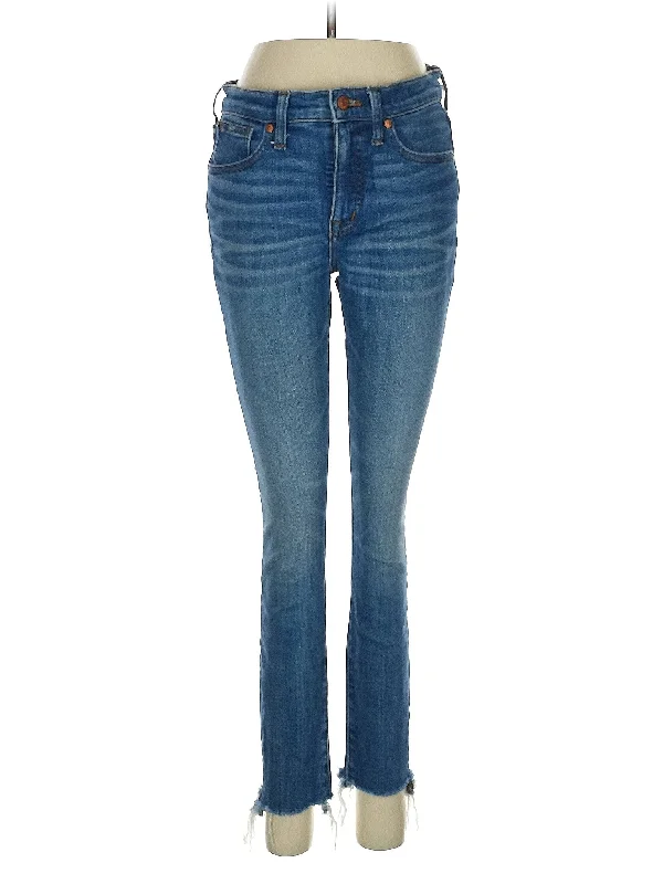 women's denim jeans for a night at the clubLow-Rise Skinny Jeans in Medium Wash