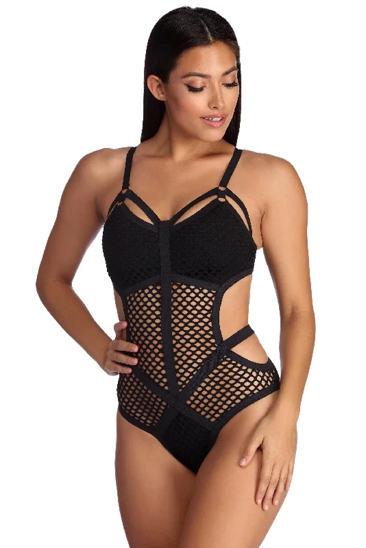 Stylish Wrap FemaleHot Catch Netted Swimsuit