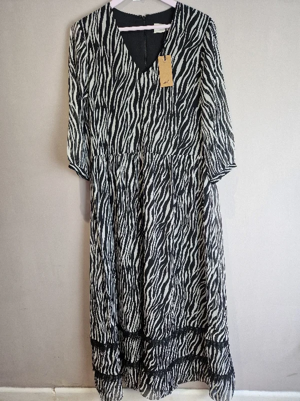 women's smart casual dressesHush zebra stripe maxi dress, new - size 10 ** read description