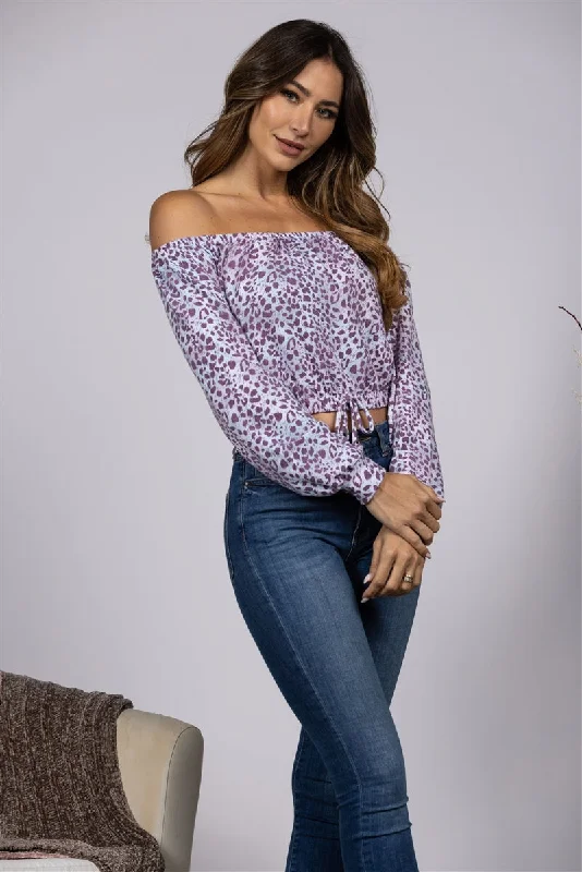 women's tops for those who want to make a fashion statementANIMAL PRINT CROP TOP-BT02441